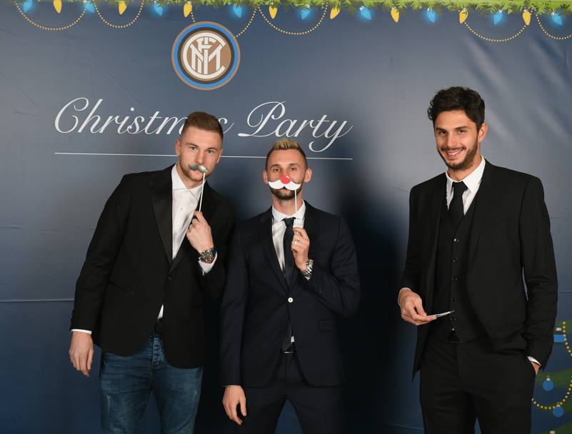 Milan Skriniar , Marcelo Brozovic e Andrea Ranocchia alla cena di Natale dell&#39;Inter. Getty